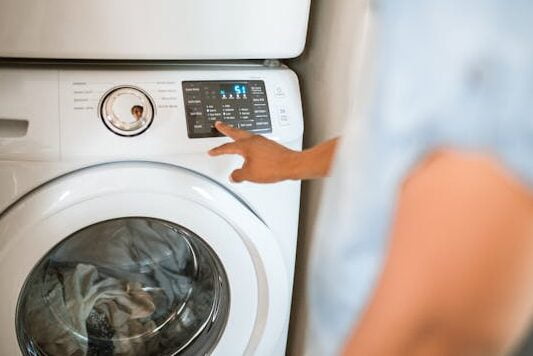 Incorrect Water Temperatures is one of the common laundry mistake