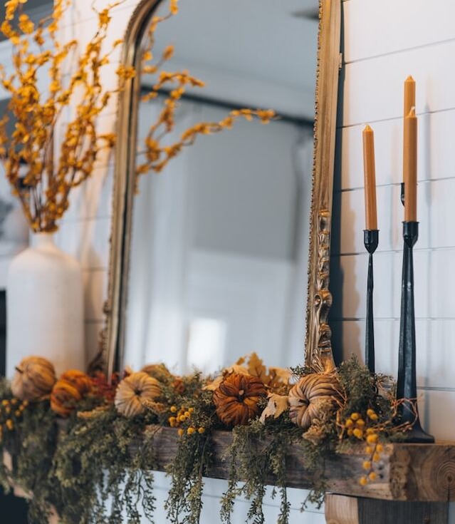 How to Create an Authentic Fall Decor with a Nostalgic Twist?