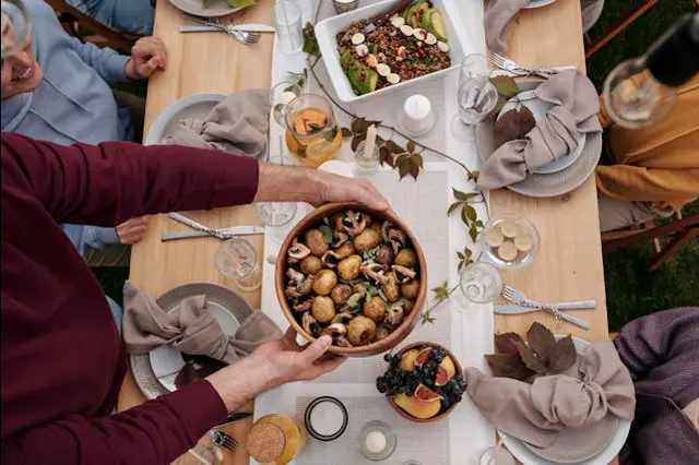 Thanksgiving table