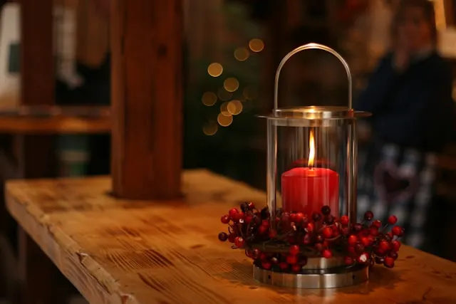 How to Decorate a Small Space for the Holiday Without Feeling Crowded