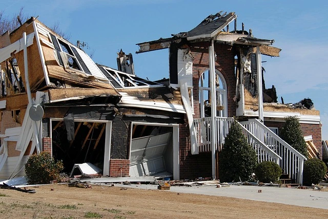 house burned in LA wildfire with not any insurance coverage